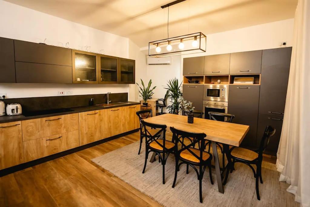 Luxurious & Stylish Penthouse With Private Pool Leilighet Msida Eksteriør bilde