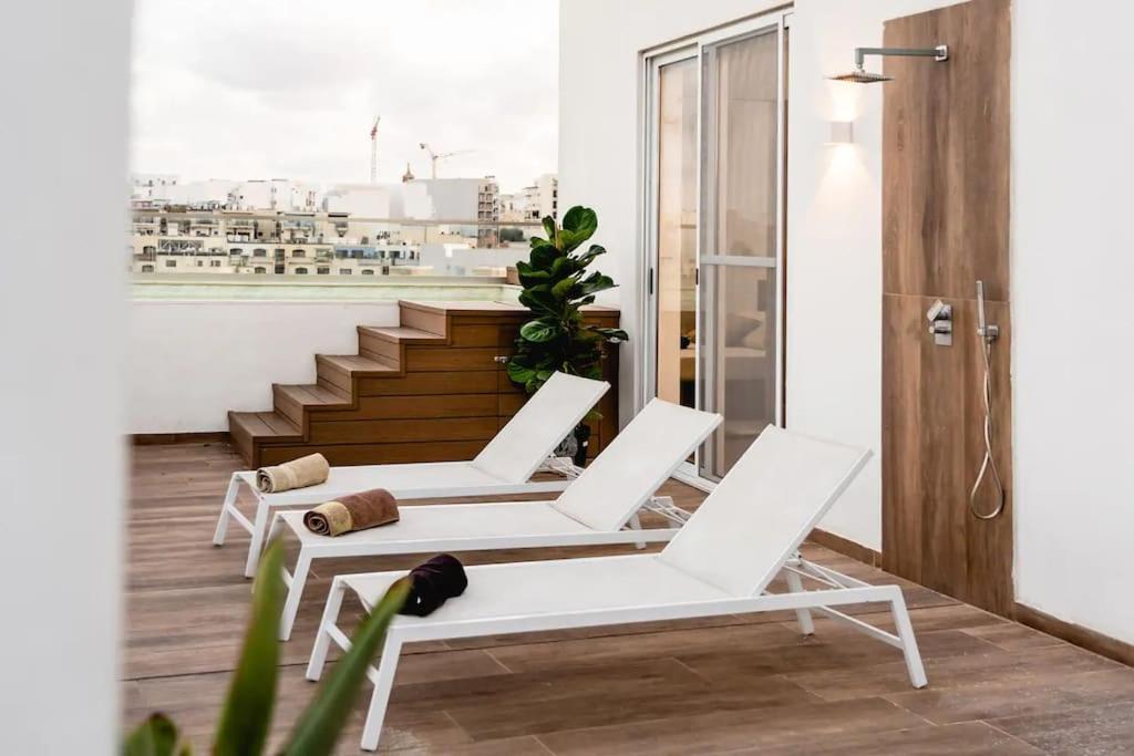 Luxurious & Stylish Penthouse With Private Pool Leilighet Msida Eksteriør bilde