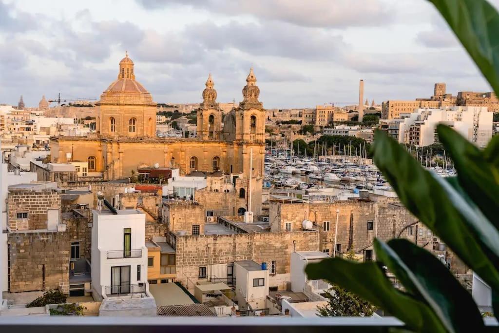 Luxurious & Stylish Penthouse With Private Pool Leilighet Msida Eksteriør bilde